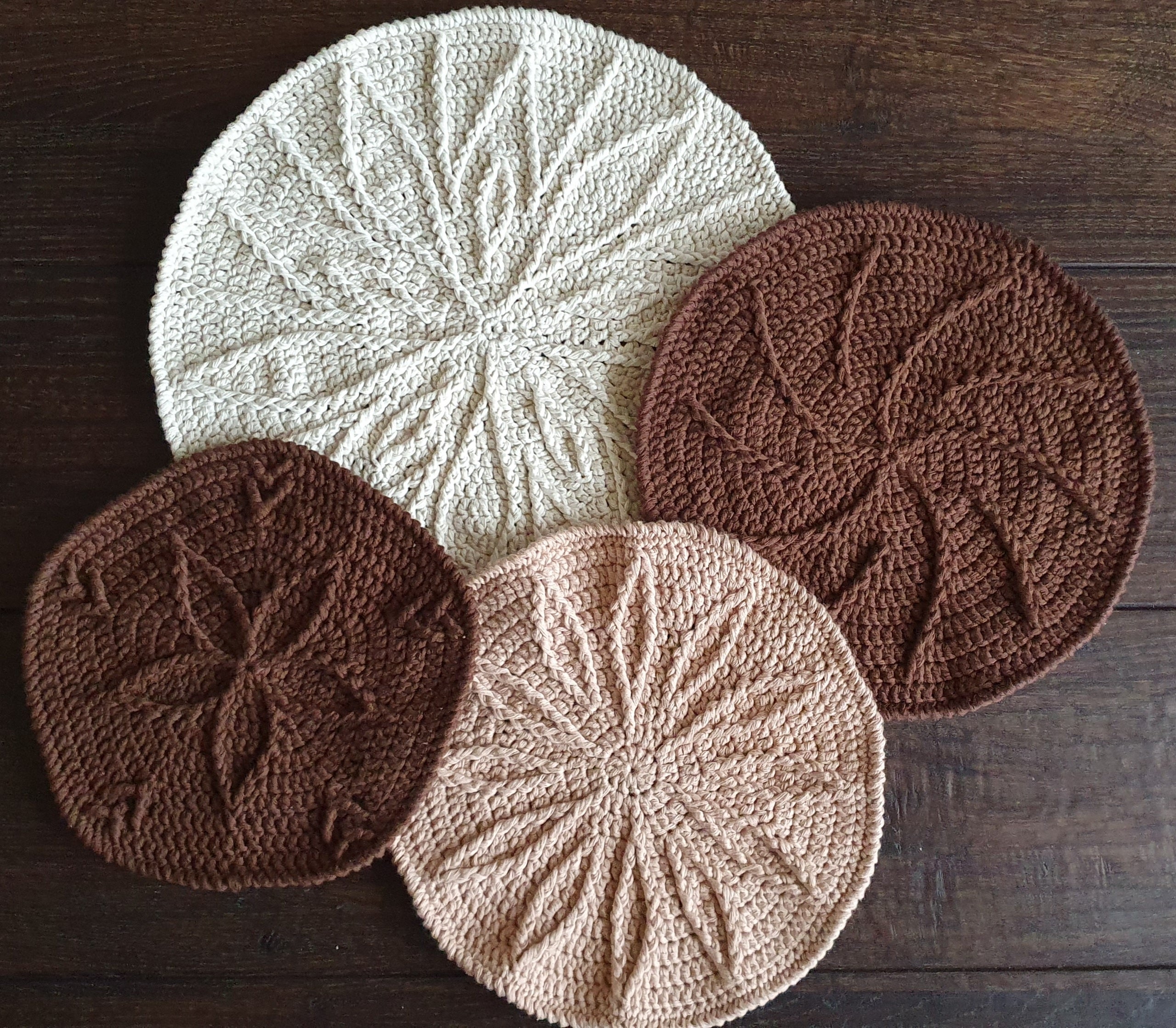 Haakpatroon pannenonderzetters set